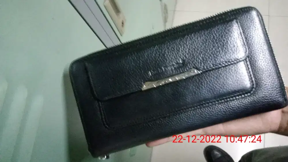 Di jual dompet hush puppies