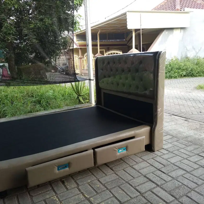 Dipan tempat tidur springbed Busa