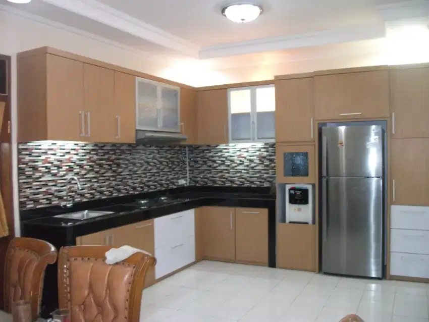Kitchen Set Model Minimalis Finish HPL dan Service
