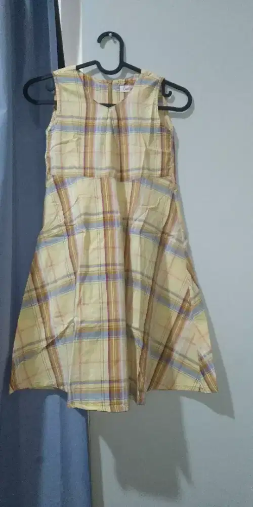 Terusan cantik kuning