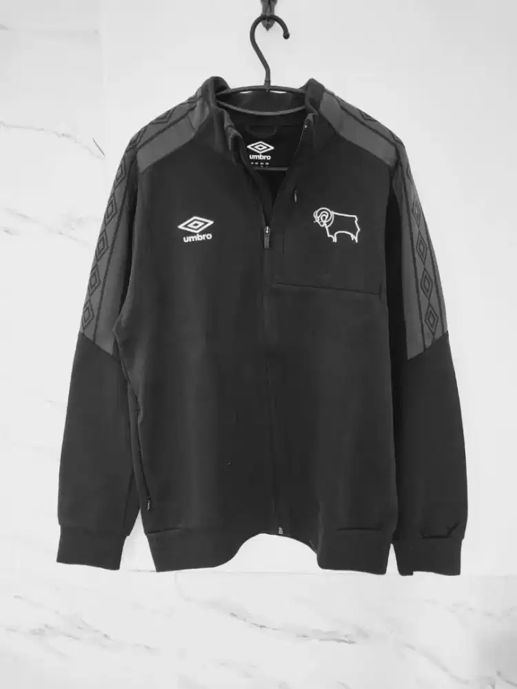 Jaket sweater UMBRO original