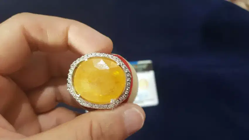 Dijual batu natural yellow sapphire size jumbo