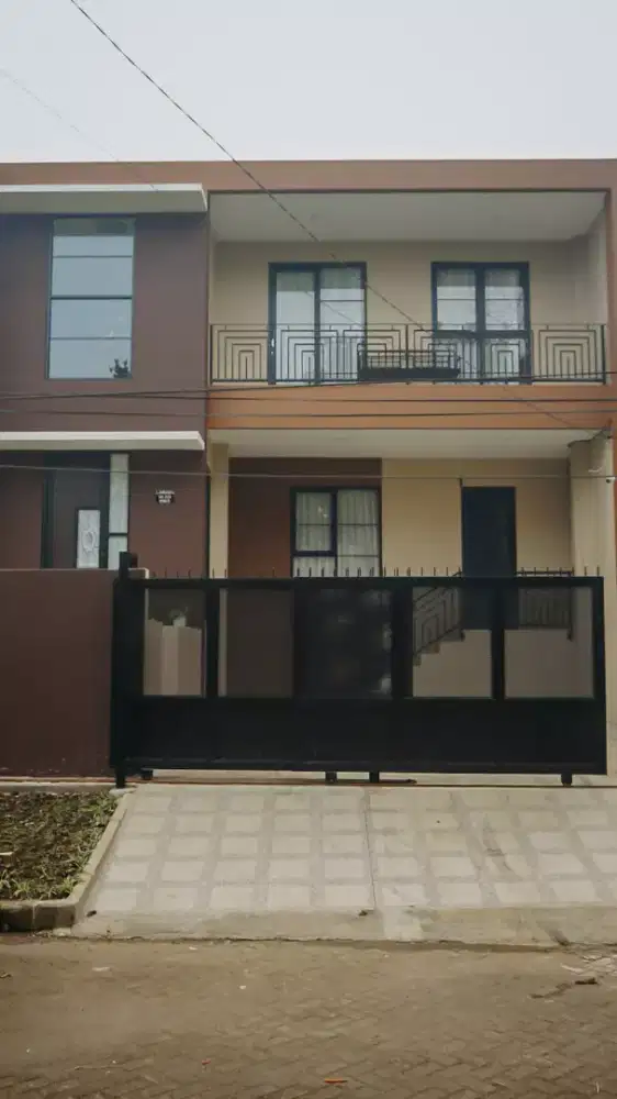 Rumah di setiabudi regency Masih baru siap huni