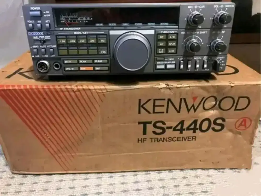 RADIO RIG HT SSB SWR DIBELI CARI