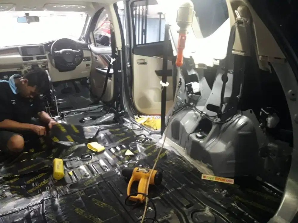 Peredam suara mobil Jazz Livina xl7 Innova Rush Yaris Avanza Mobilio L