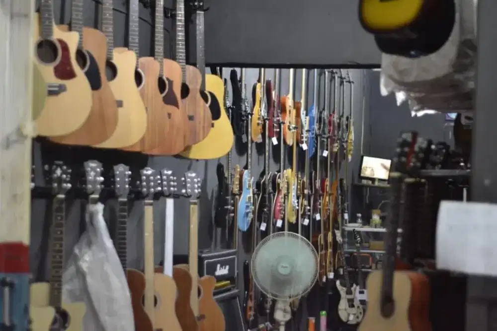Toko gitar akustik, elektrik,baru dan second