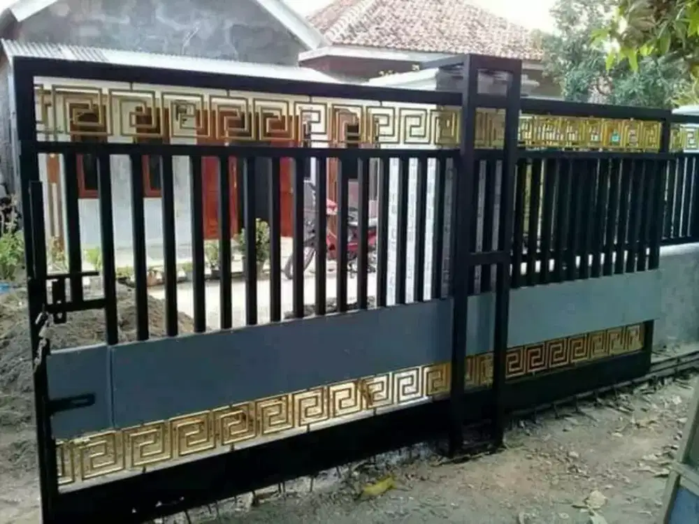 Pintu pager rumah minimalis dorong lipat