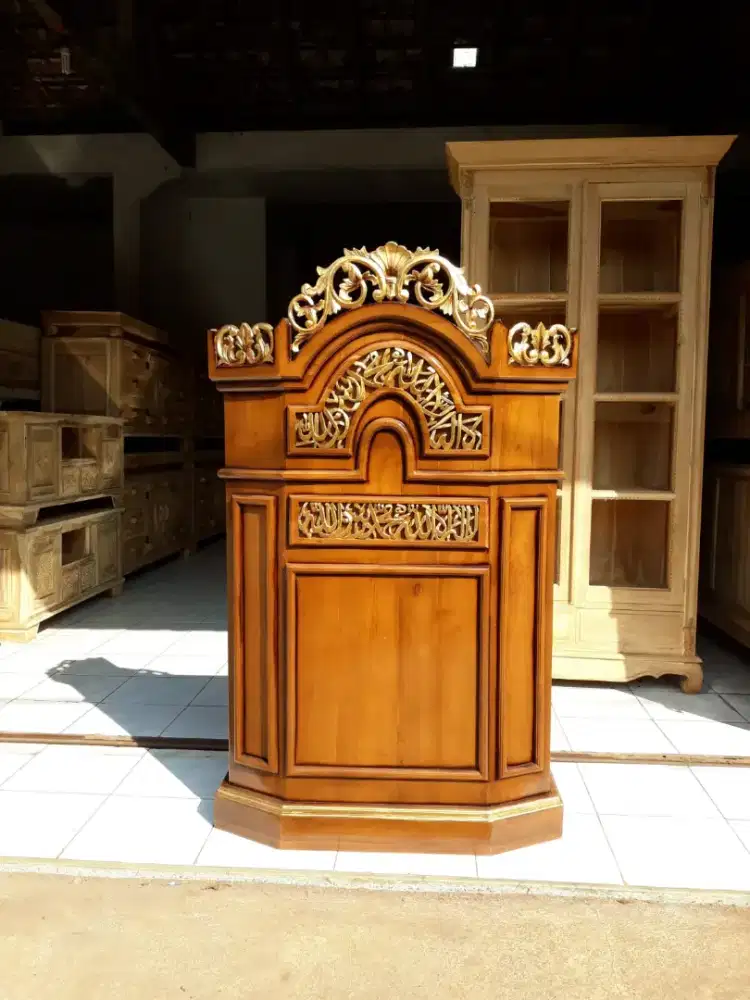 Mimbar | Podium | Meja Ceramah Ukir Kayu Jati