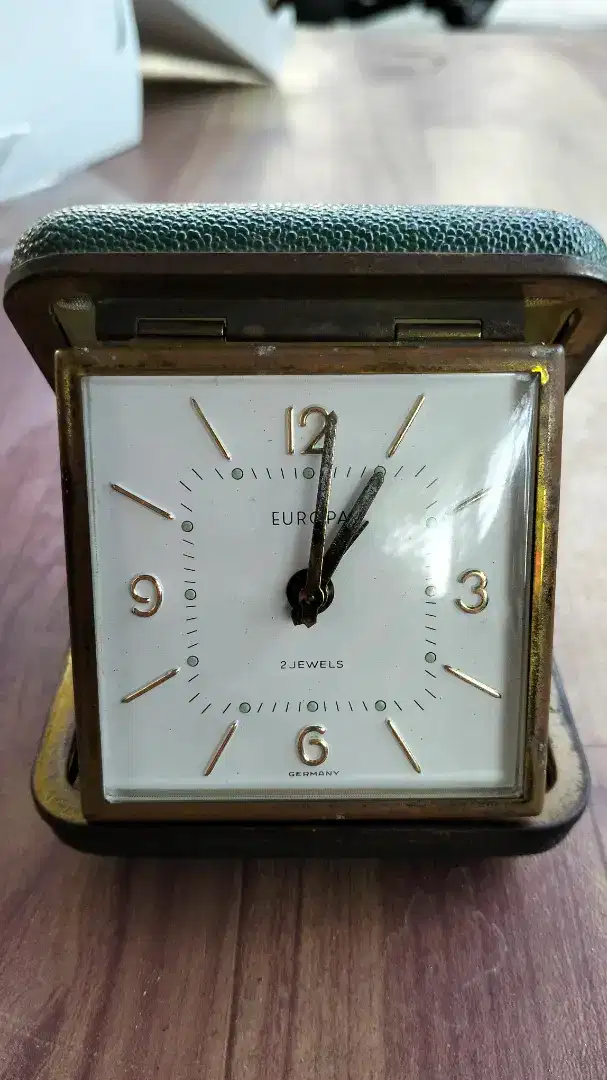 Jam meja Automatic EUROPA Germany