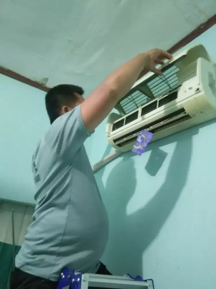 Service AC panggilan : jasa cuci AC bongkar pasang AC baru / second