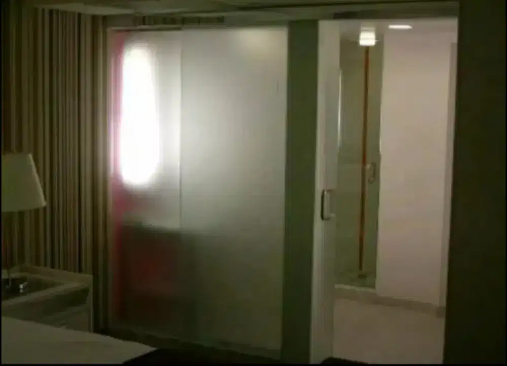 Pemasangan stiker sanblast & kaca film kuat&tahan lama utk kamarmandi