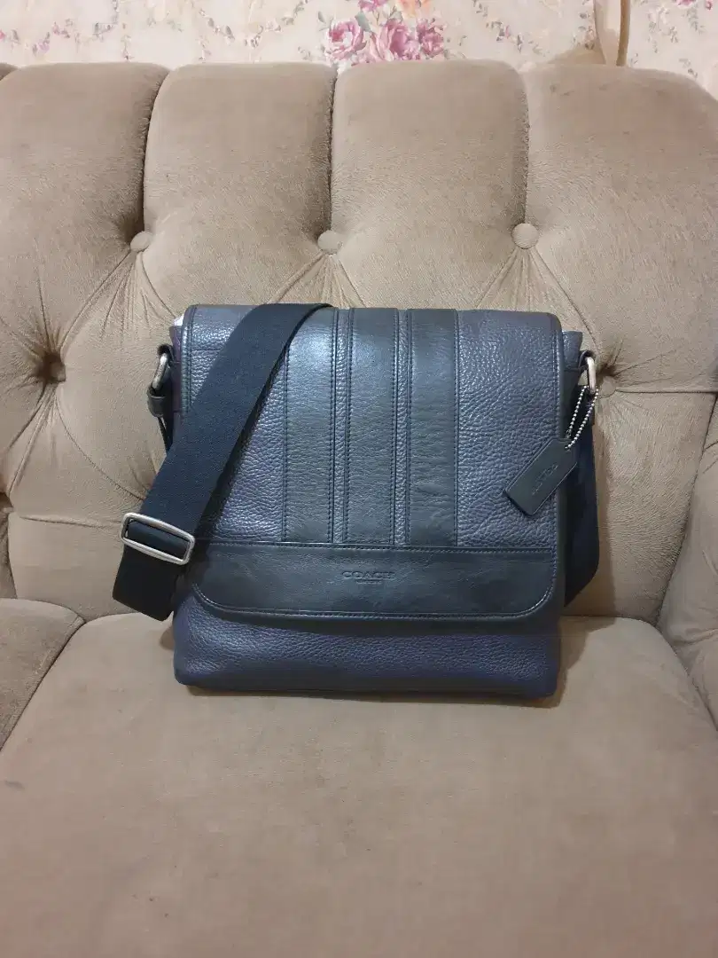 Mulus .authentic tas selempang .messenger coach