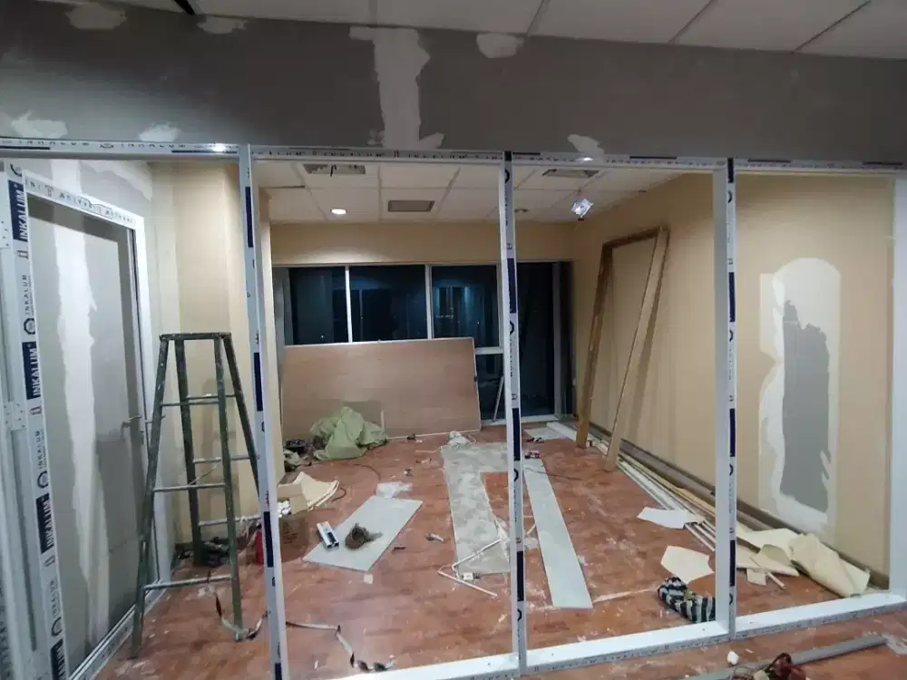 Tukang kaca & aluminium