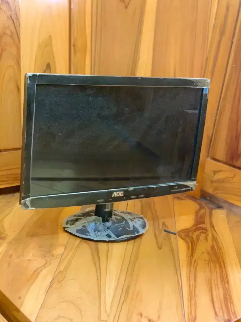 Monitor LCD AOC 15,6 inci