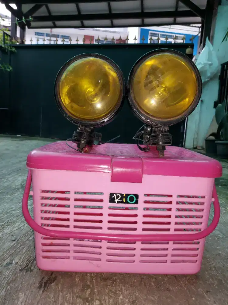 Lampu tembak buatan tahun 90an