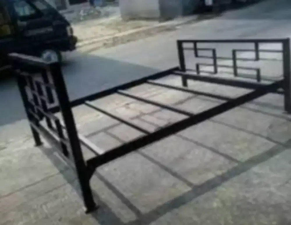 Ranjang besi hollow galvanis minimalis