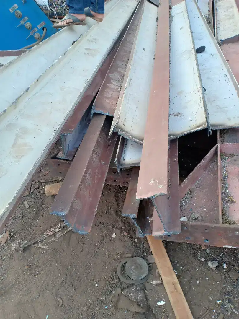 Jual beli besi tua