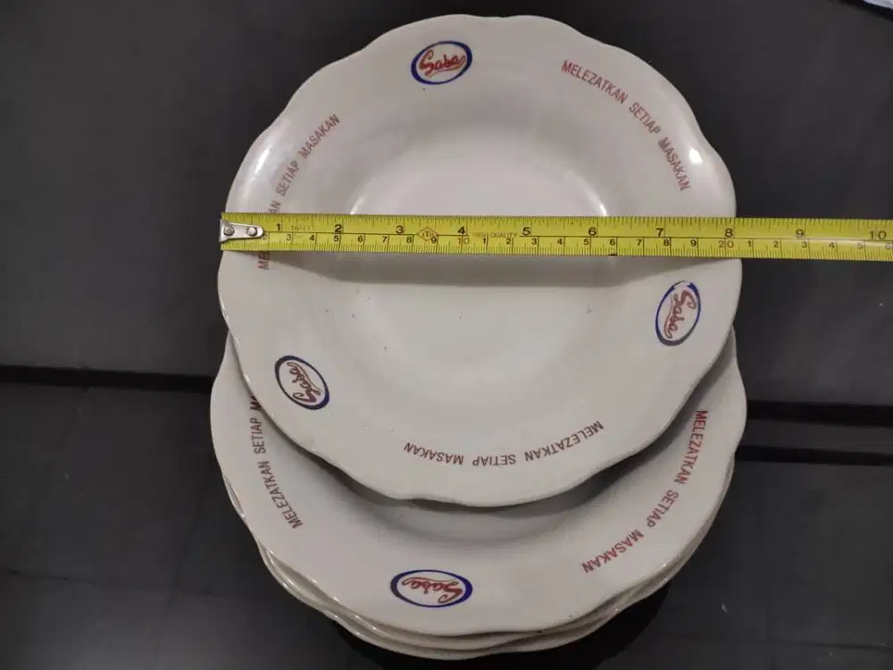 Piring Makan Keramik