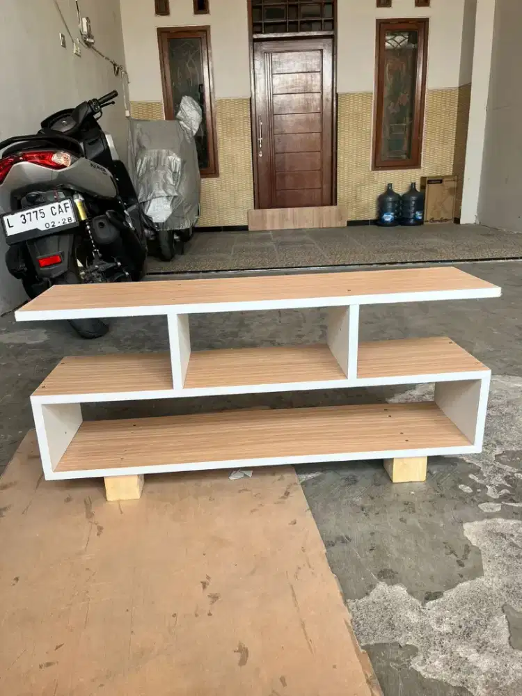 Rak TV minimalis | 100x25x40cm