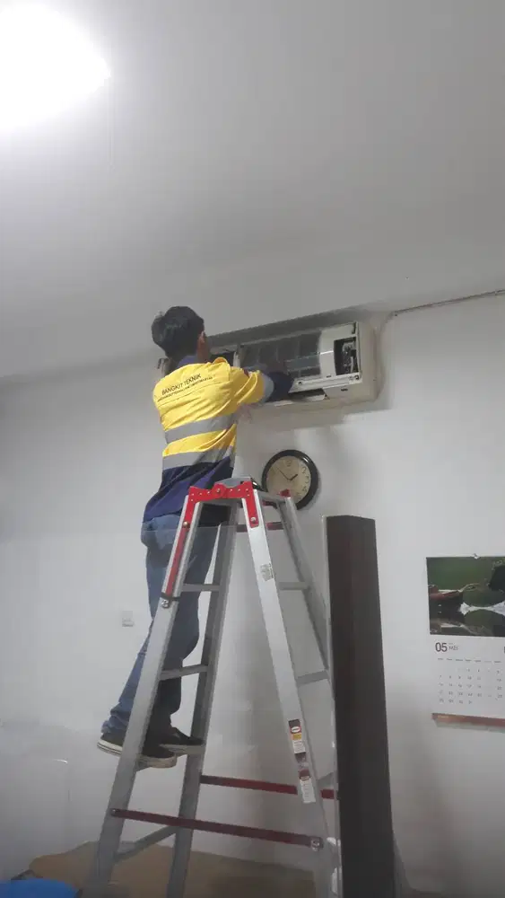 Service AC Bergaransi