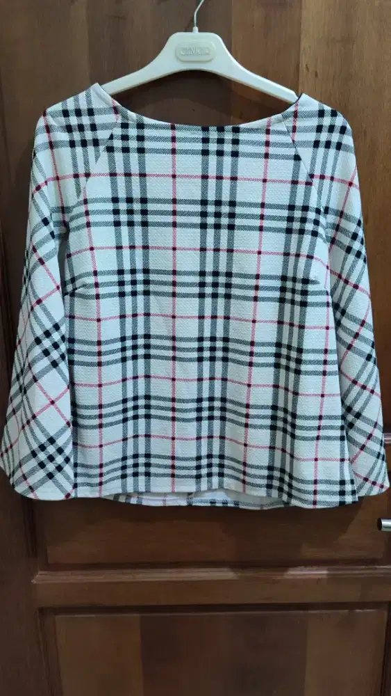 Blouse Wanita (atasan)