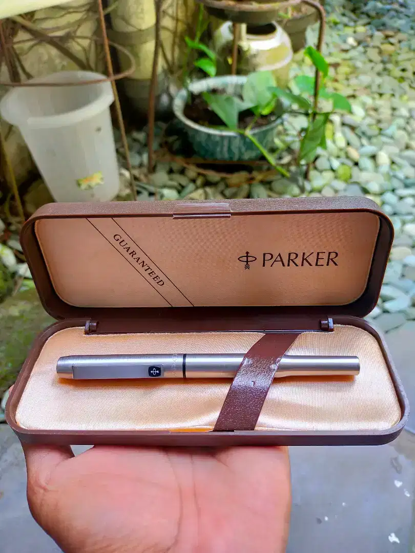 Vintage Parker 25 Fountain Pen With Case