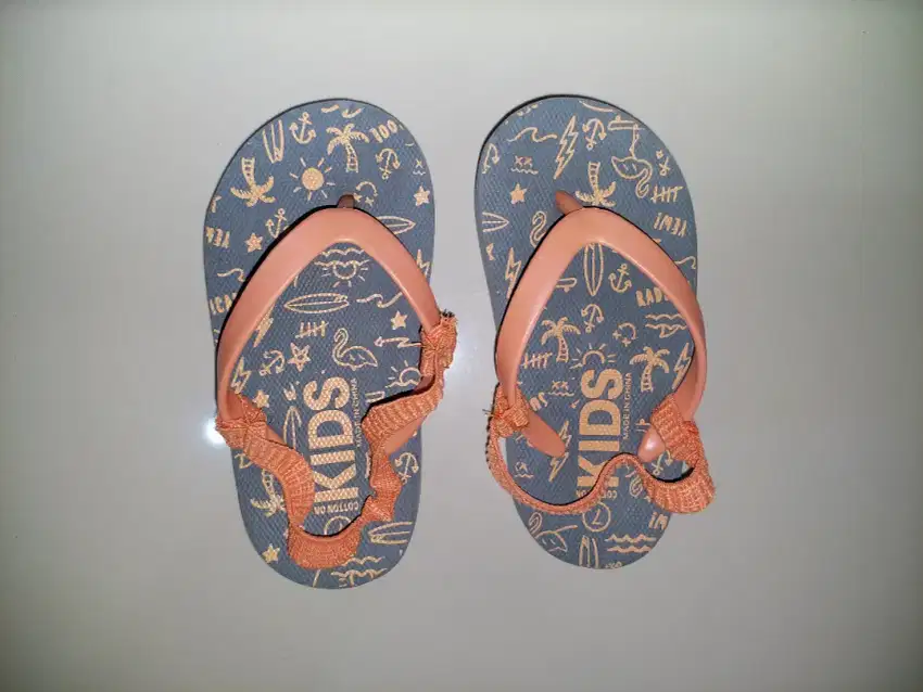 Sendal Jepit Anak merk Cotton On, size 7 (umur 1-2 tahun)