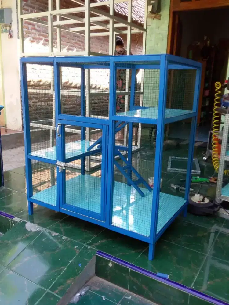 Kandang kucing bahan kayu Mahoni