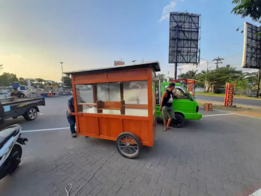 Gerobak grobak martabak baru