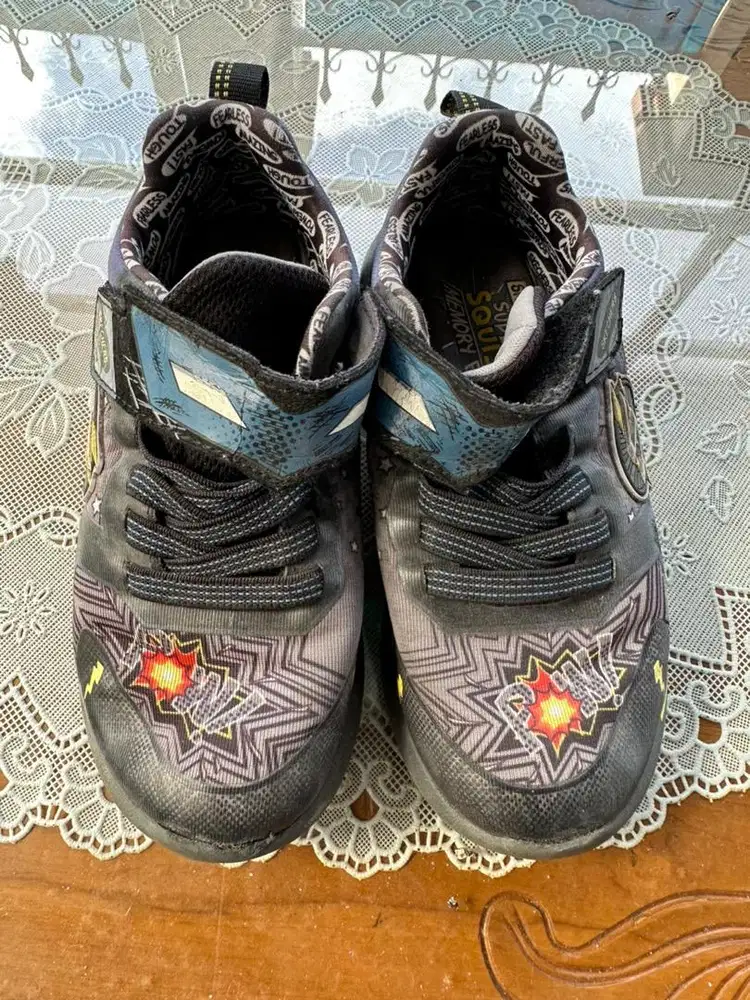 Sepatu sketchers anak original