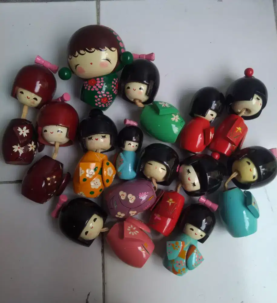 Boneka kayu Kokeshi doll