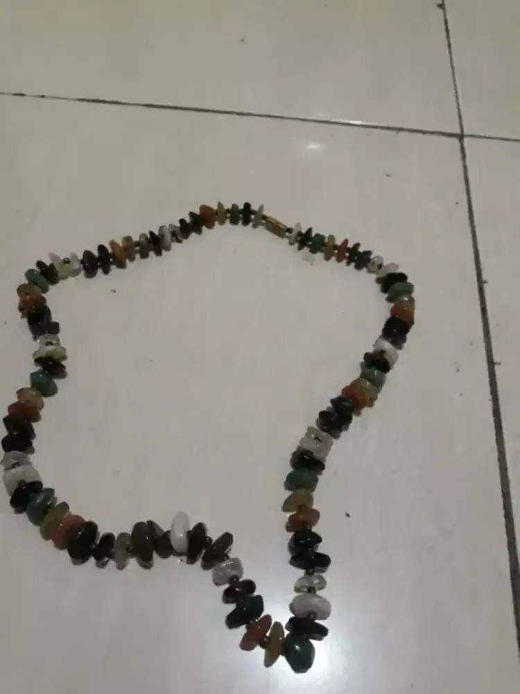 Kalung Batu2an Wanita
