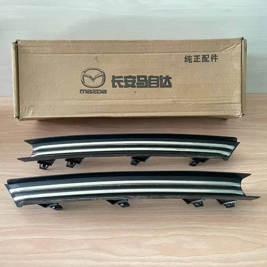 1 SET FRONT BUMPER LOWER SIDE GRILLE BLACK CHROME FOR MAZDA CX-5 ORI