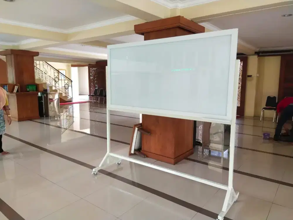 Glassboard Standing kaki roda UK 120x240 cm