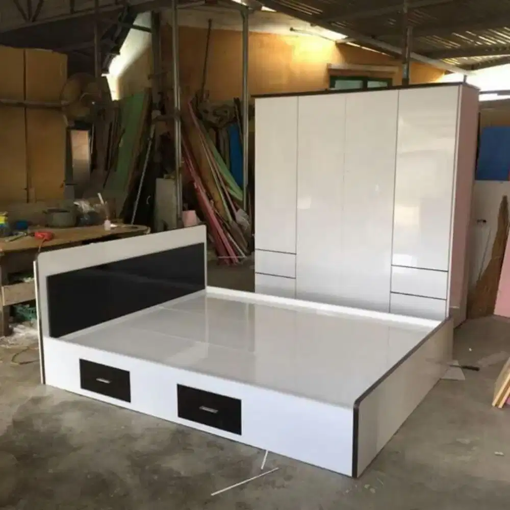 Lemari pakaian dan dipan minimalis