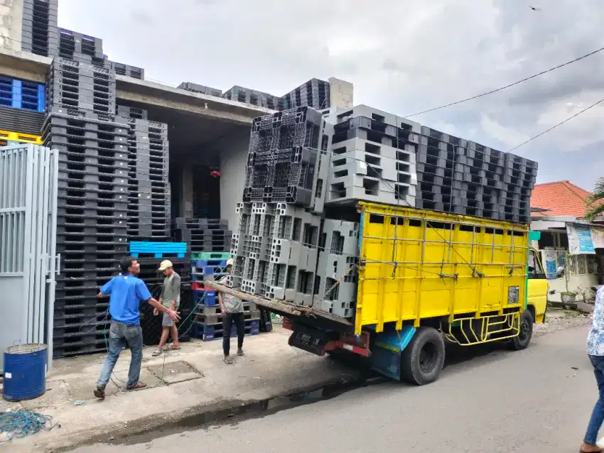 Pallet plastik tebal kokoh