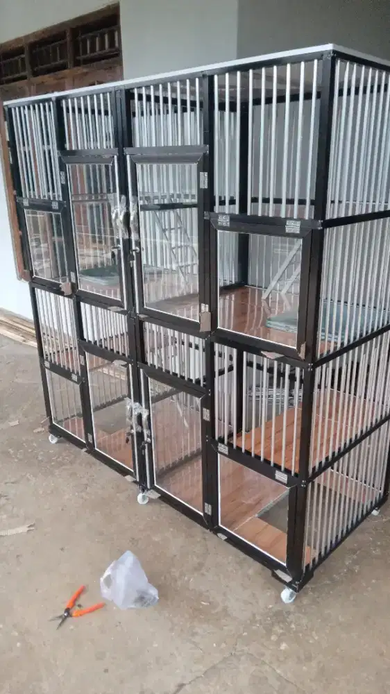 Kandang kucing alumunium
