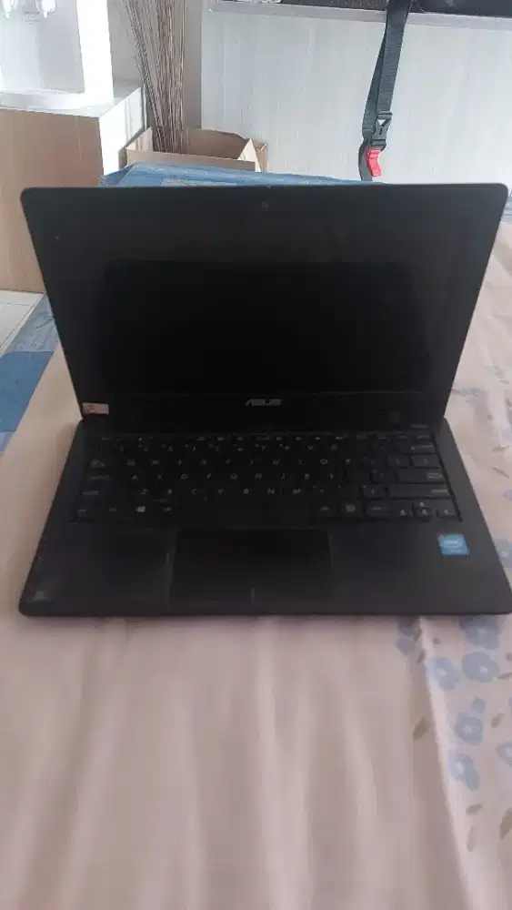 DIJUAL CEPAT. Notebook asus x200m