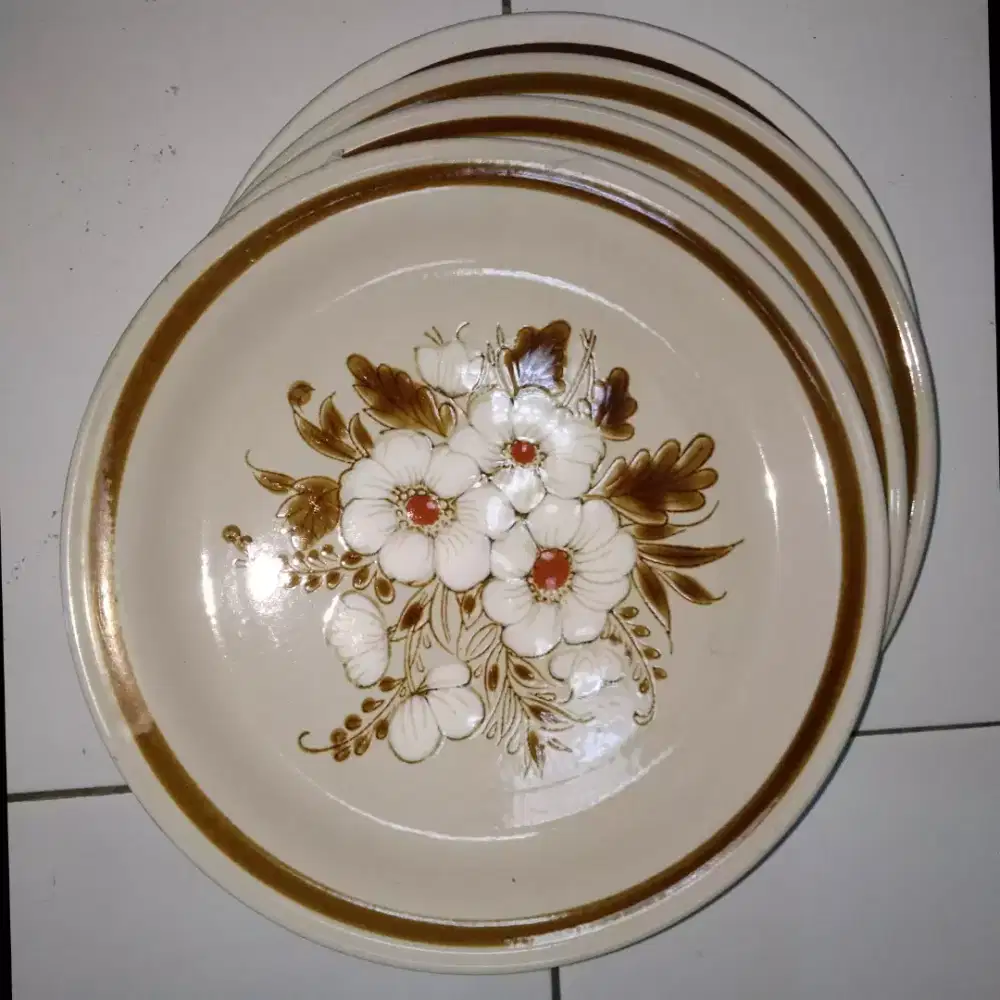 Piring       keramik