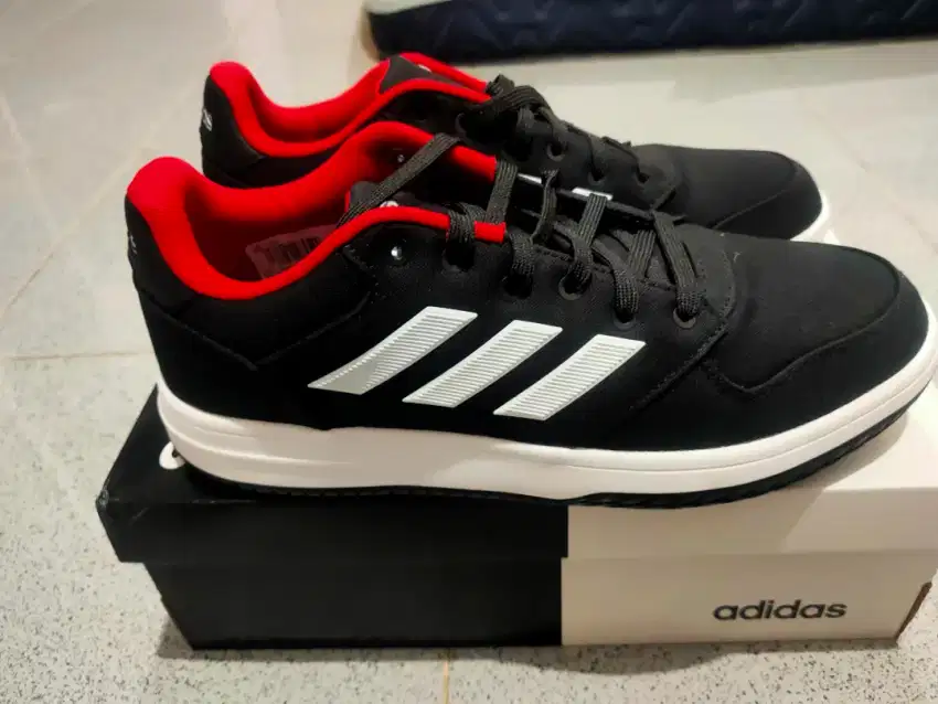 Sepatu adidas ukuran 46 original new