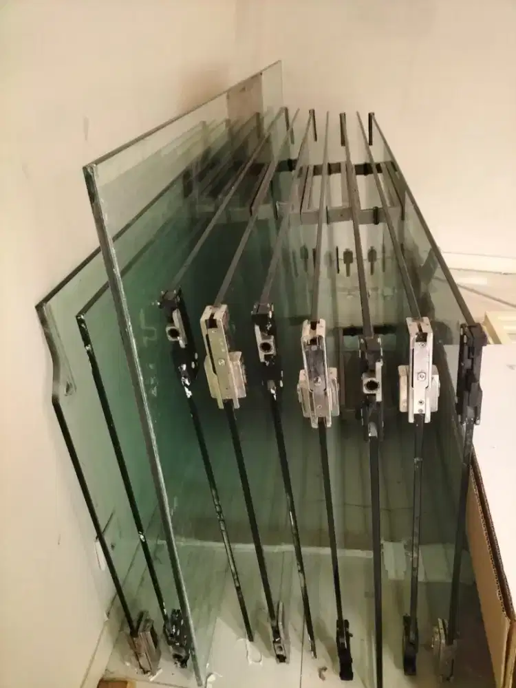 Pintu kaca bekas, pintu kaca kamar mandi