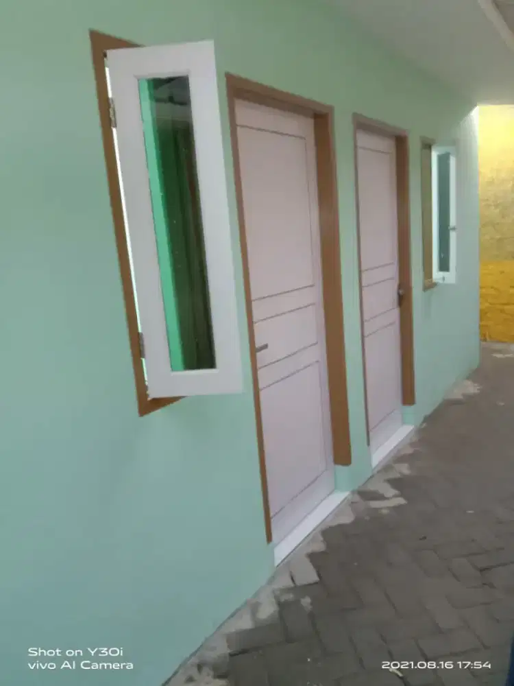 Kost Kostan Putri (wanita)