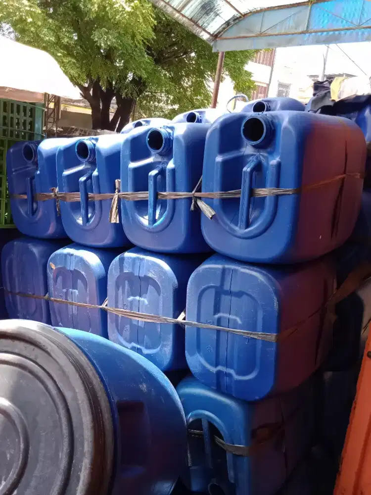 JERIGEN KOTAK 35LITER BERSEGEL KETAT