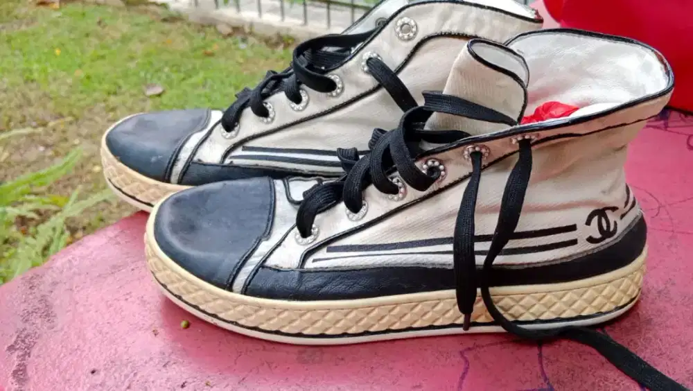 Chanel shoes interlocking sepatu