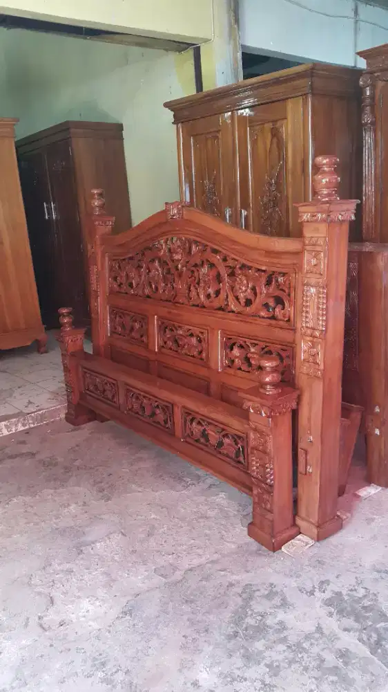 Tempat Tidur Ukir Rahwana 180x200