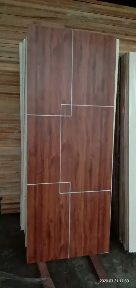 Pintu triplek minimalis