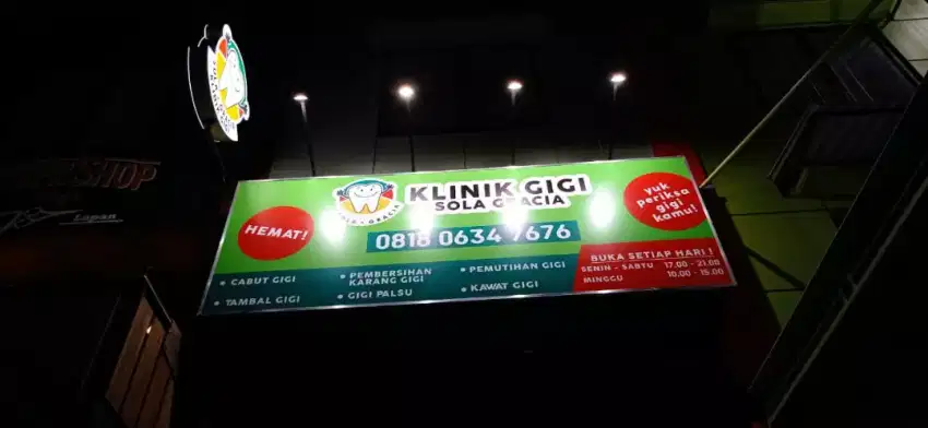 Billboard reklame papan iklan papan nama SIGNAGE