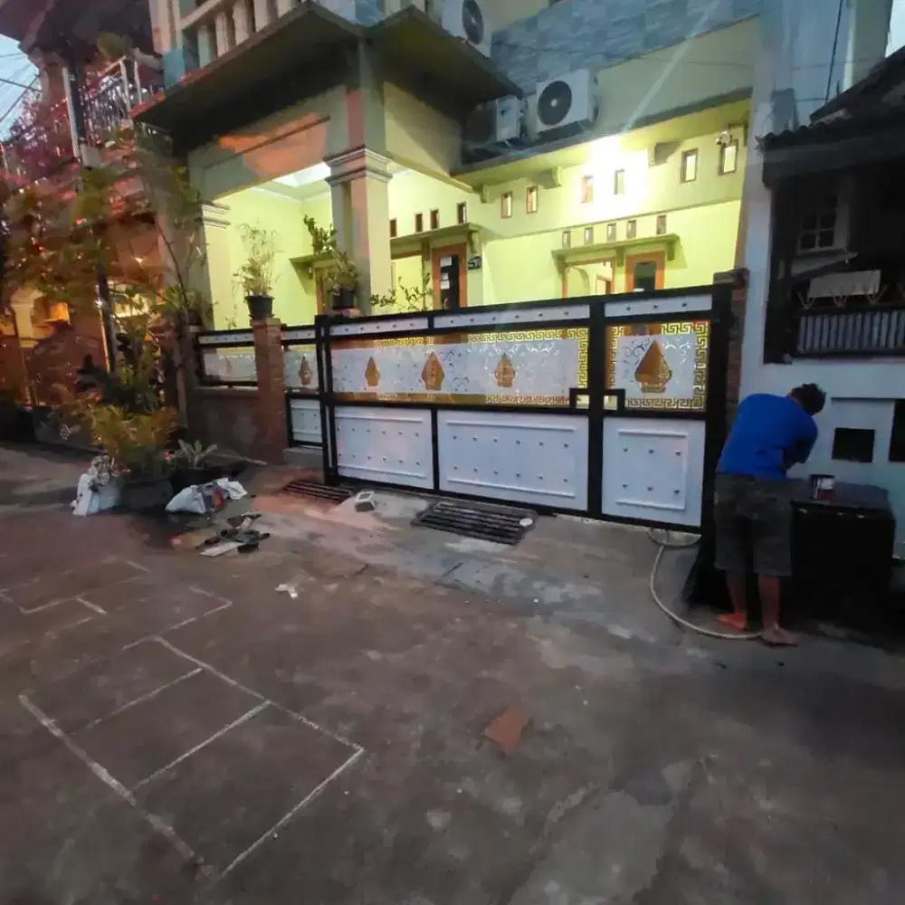 Mengerjakan pintu berbagai motip dan ukuran.