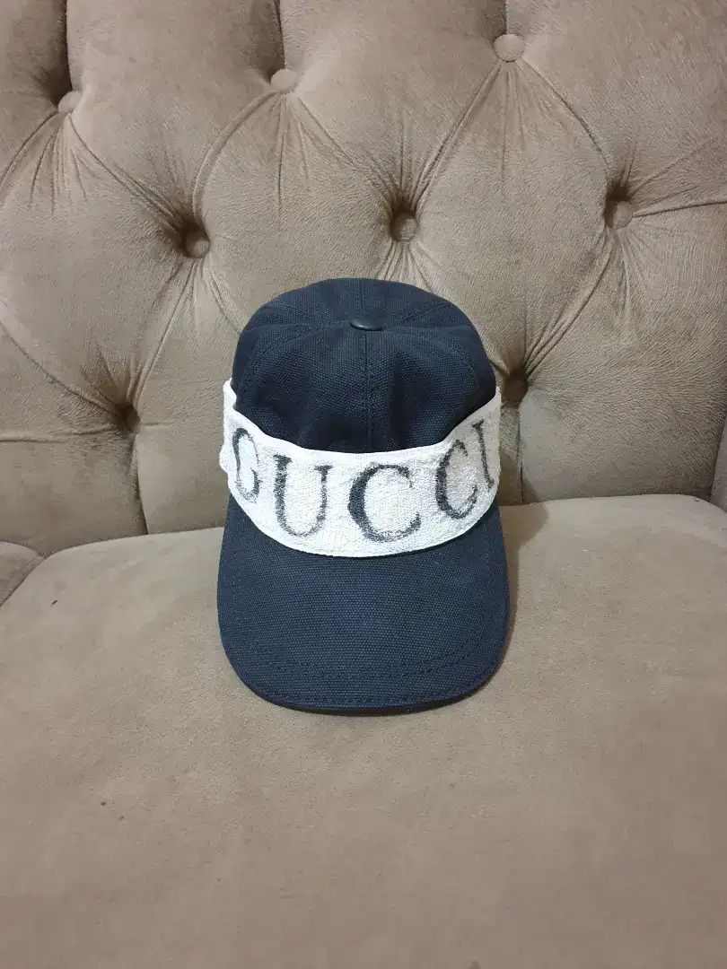 Mulus .authentic topi gucci size M