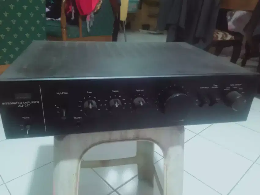 Amplifier Sansui AU-217